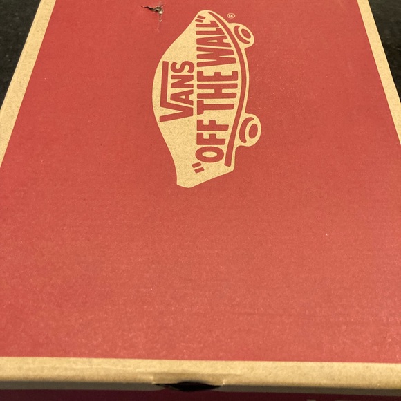 VANS - Picture 6 of 7